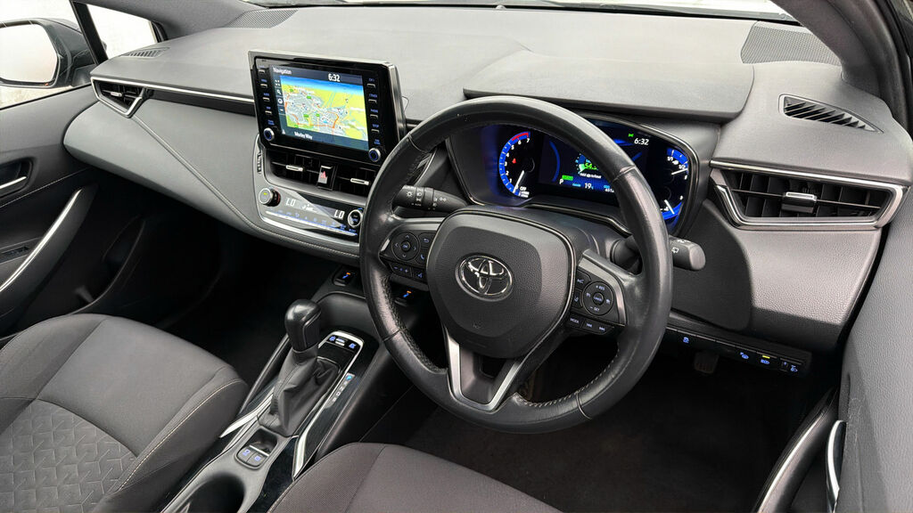 Toyota Corolla Icon Tech White #9
