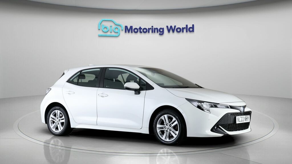 Toyota Corolla Icon Tech White