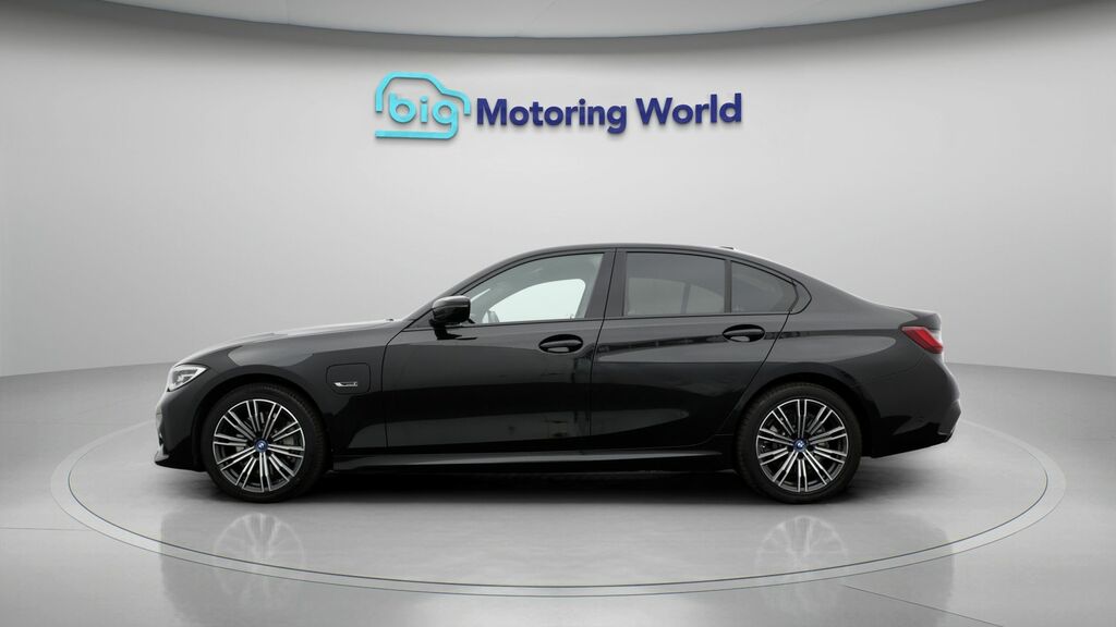 BMW 3 Series M Sport NU22OBG Black #4