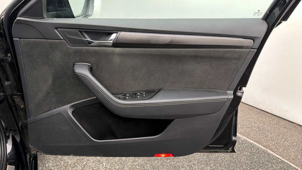 Skoda Superb Se Technology Black #14