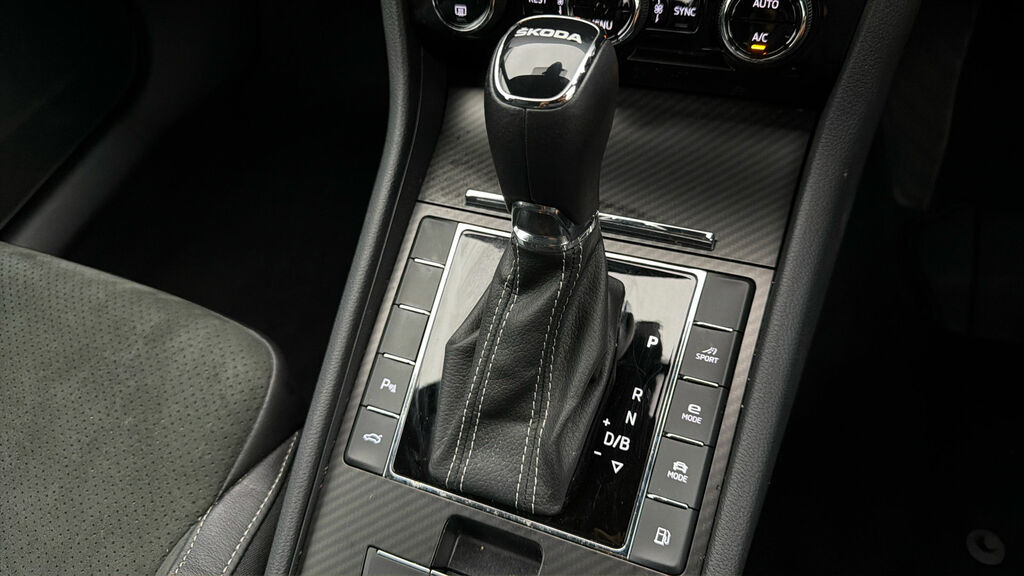 Skoda Superb Se Technology Black #25