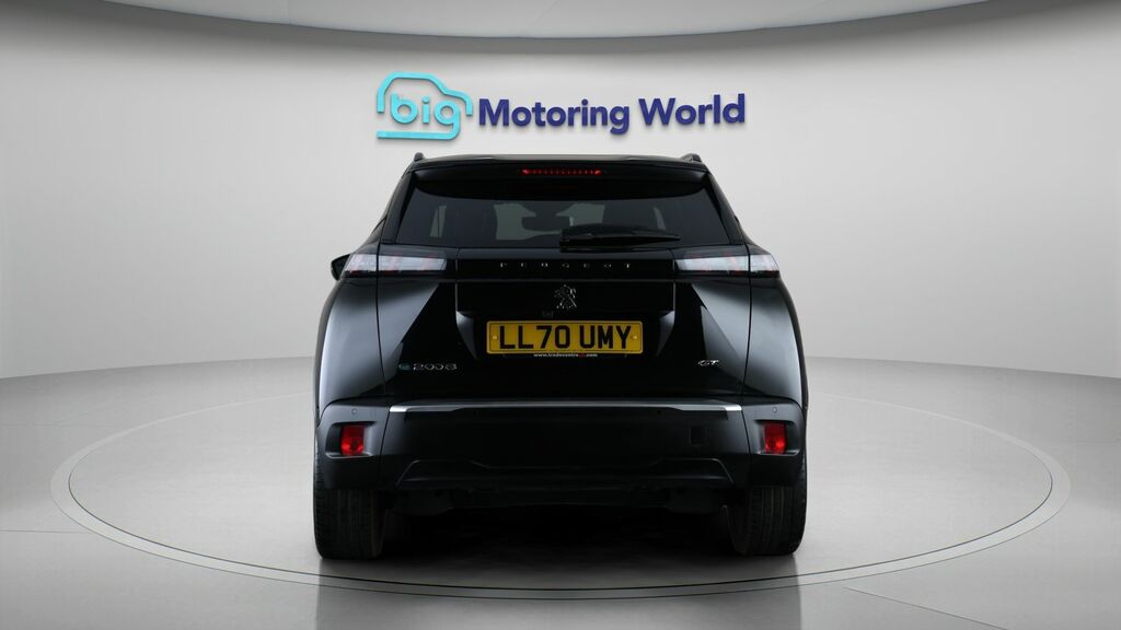 Peugeot e-2008 Gt Black #6
