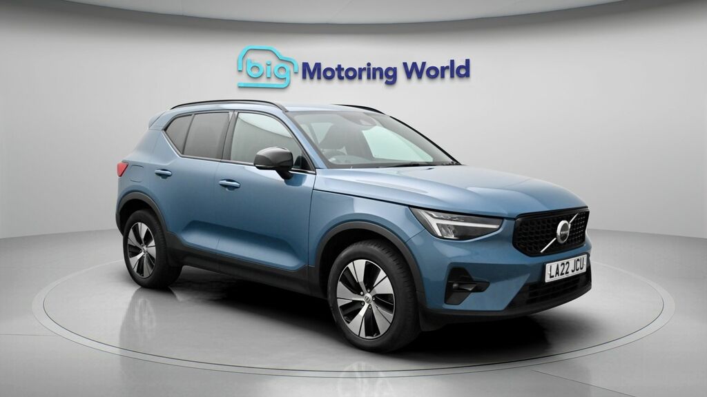 Volvo XC40 Plus Blue