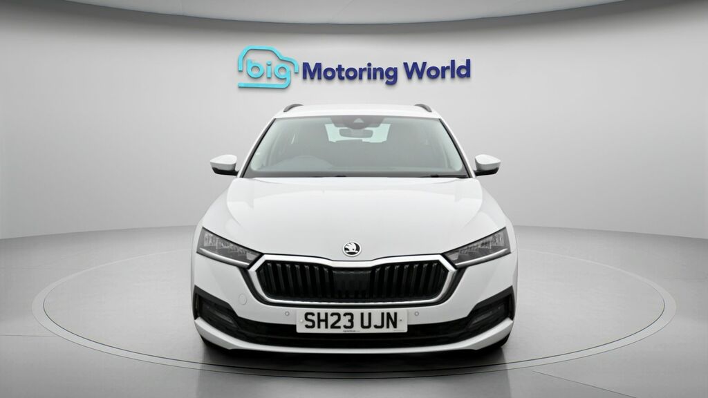 Skoda Octavia Se Technology SH23UJN White #2