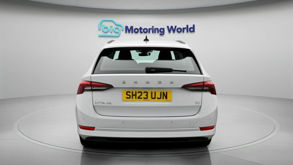 Skoda Octavia Se Technology SH23UJN White #6