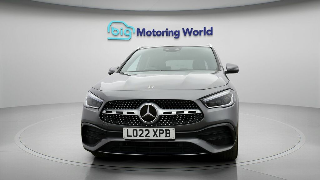 Mercedes-Benz GLA Class Exclusive Edition Grey #2