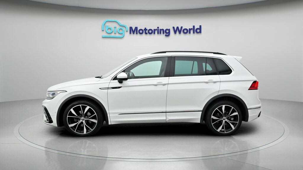 Volkswagen Tiguan R-line MM21ZBT White #4