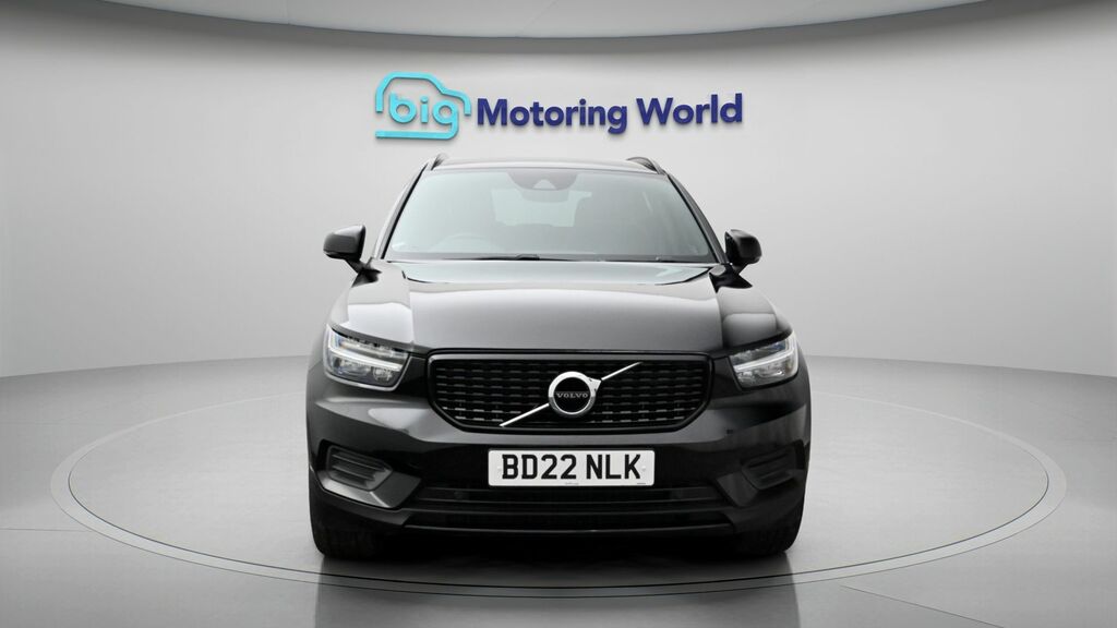 Volvo XC40 Plus Black #2