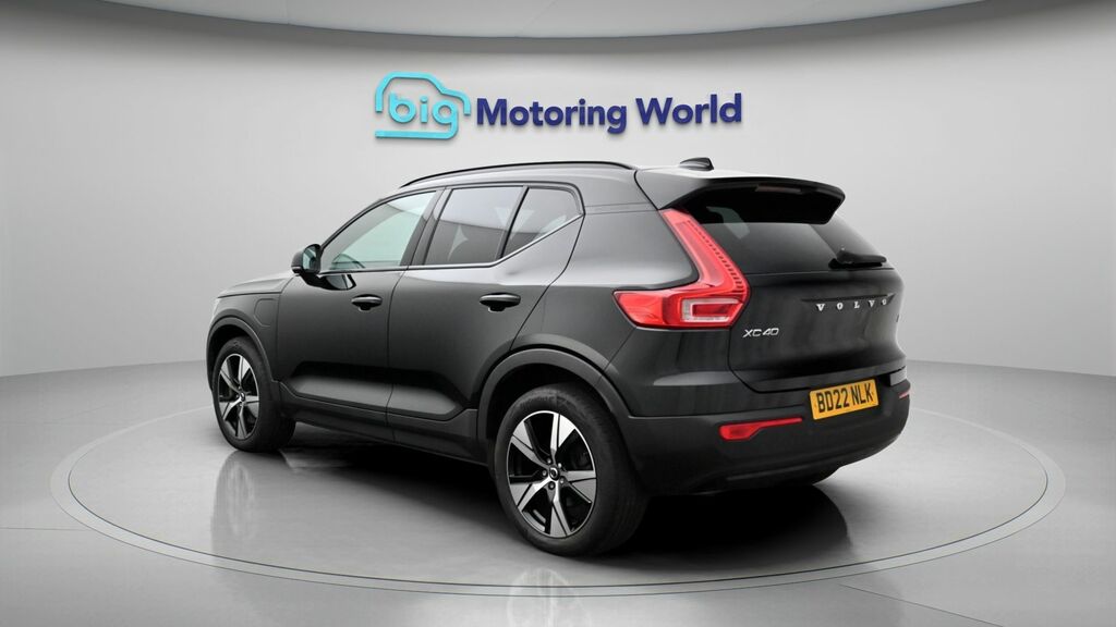 Volvo XC40 Plus Black #5