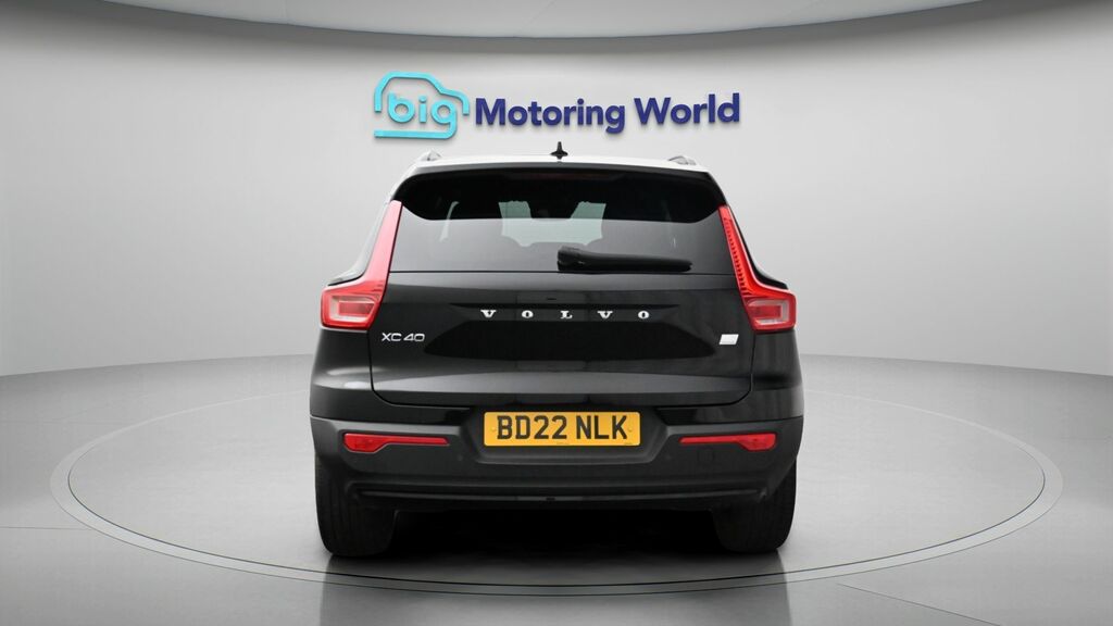 Volvo XC40 Plus Black #6