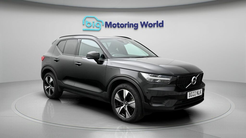 Volvo XC40 Plus Black
