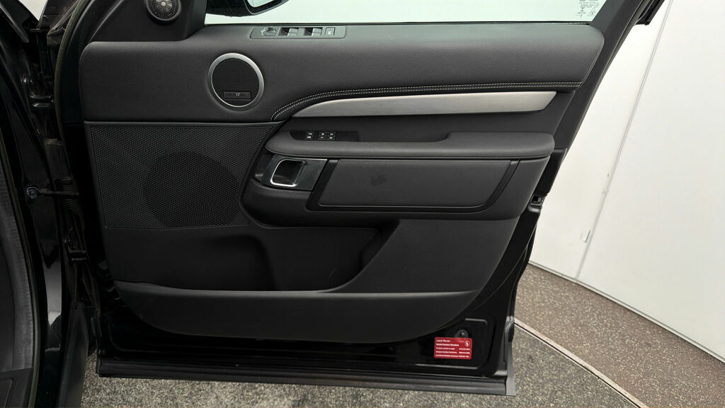 Land Rover Discovery Black #14