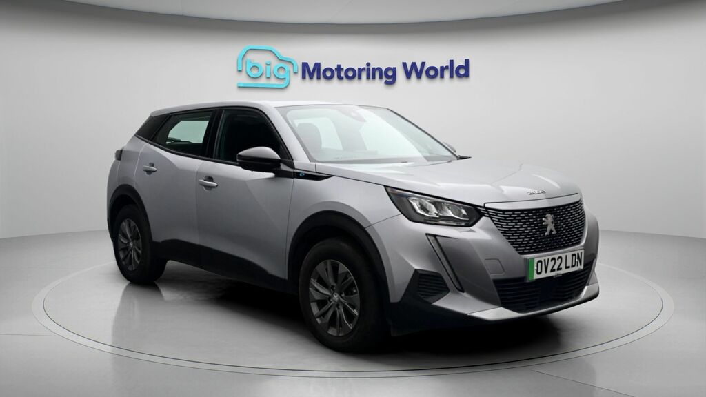 Peugeot e-2008 Suv Black #1