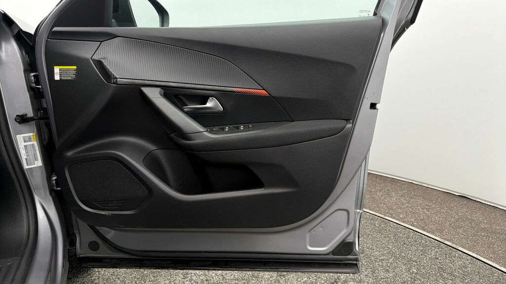 Peugeot e-2008 Suv Black #14