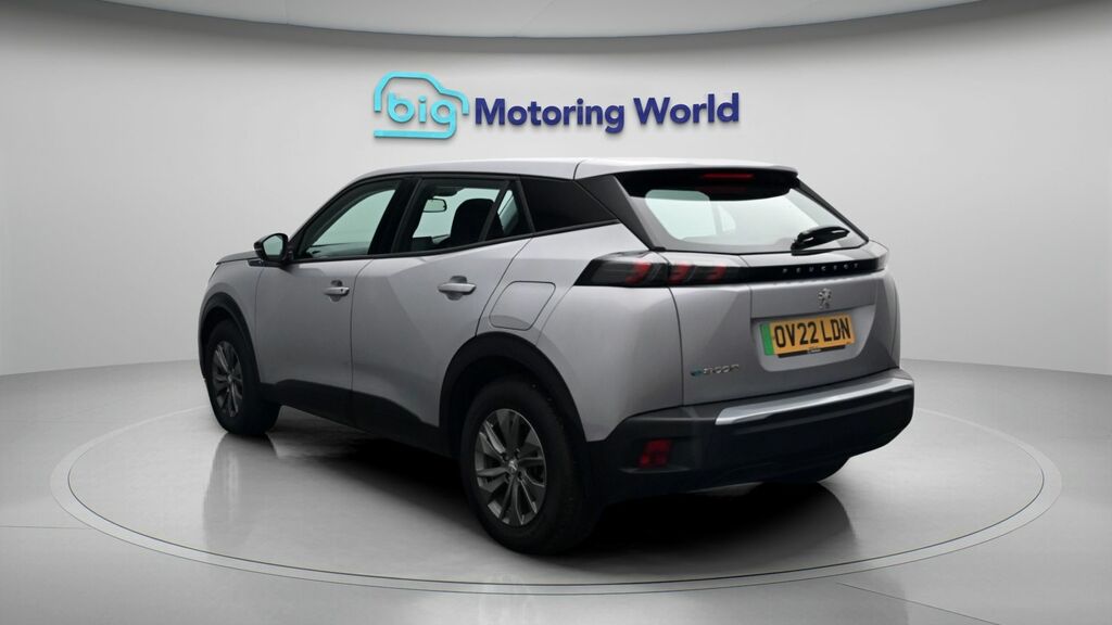 Peugeot e-2008 Suv Black #5