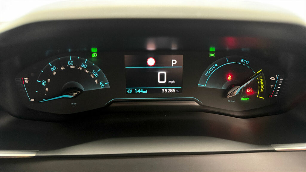 Peugeot e-2008 Suv Black #24