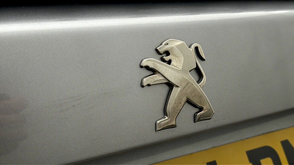 Peugeot e-2008 Suv Black #19