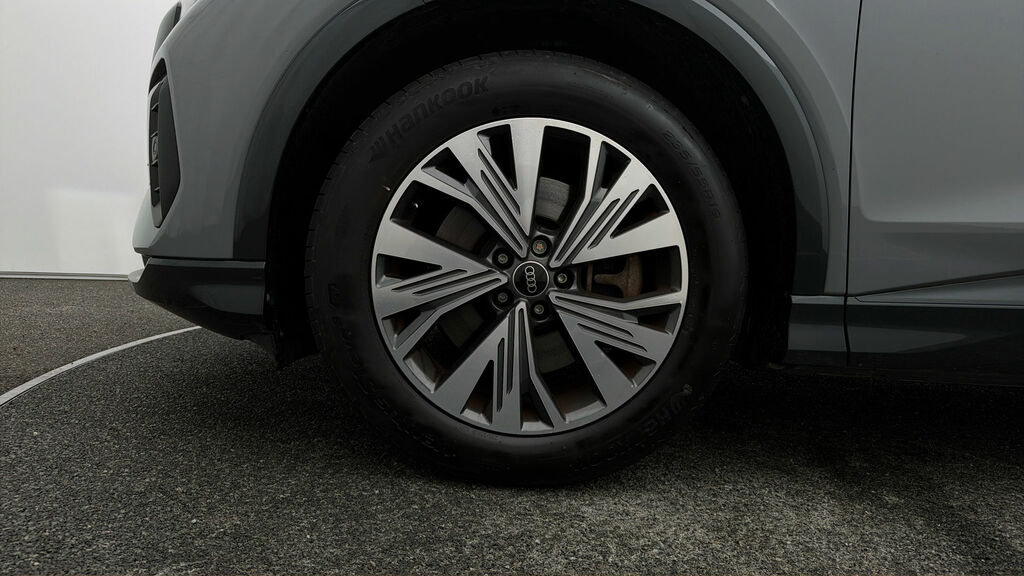 Audi Q4 E Tron 45 Black Edition 82Kwh Black #17