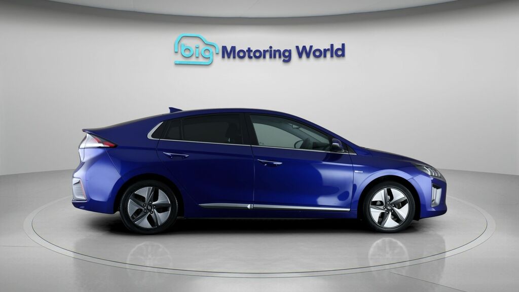 Hyundai Ioniq Hatchback Blue #8