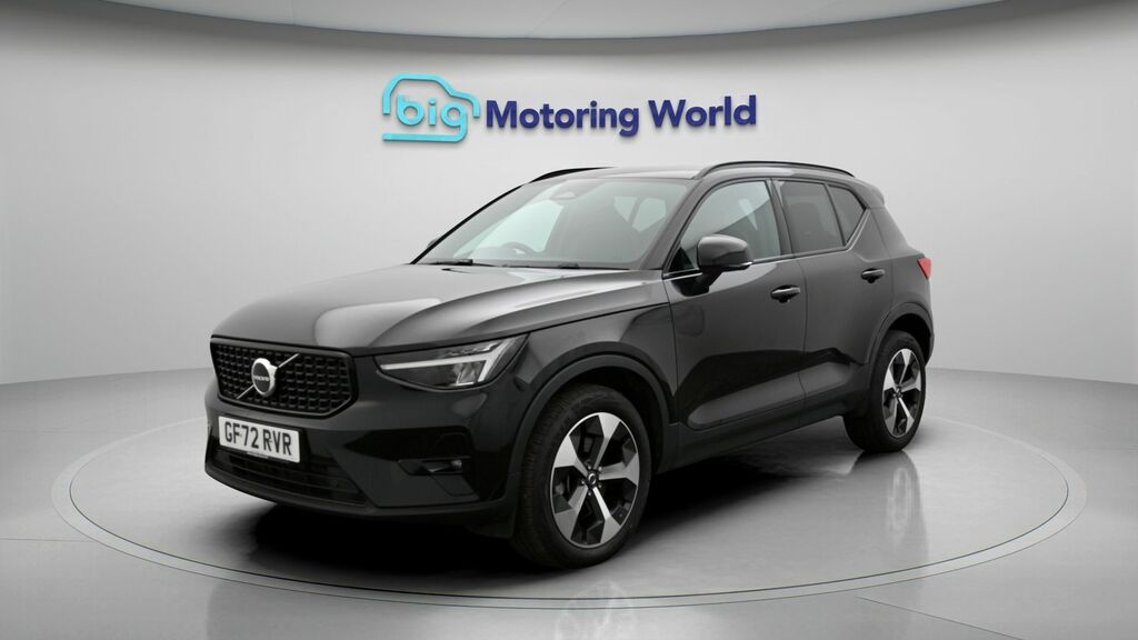 Volvo XC40 Plus Dark GF72RVR Black #3