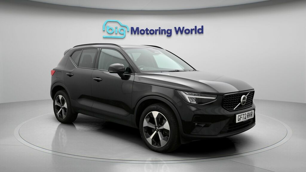 Volvo XC40 Plus Dark Black