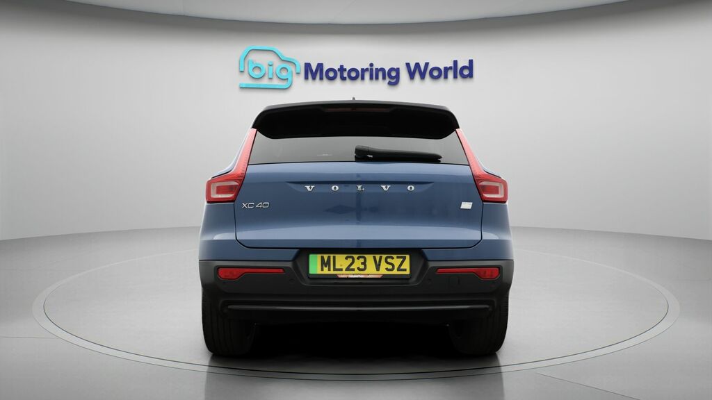 Volvo XC40 Core Blue #6