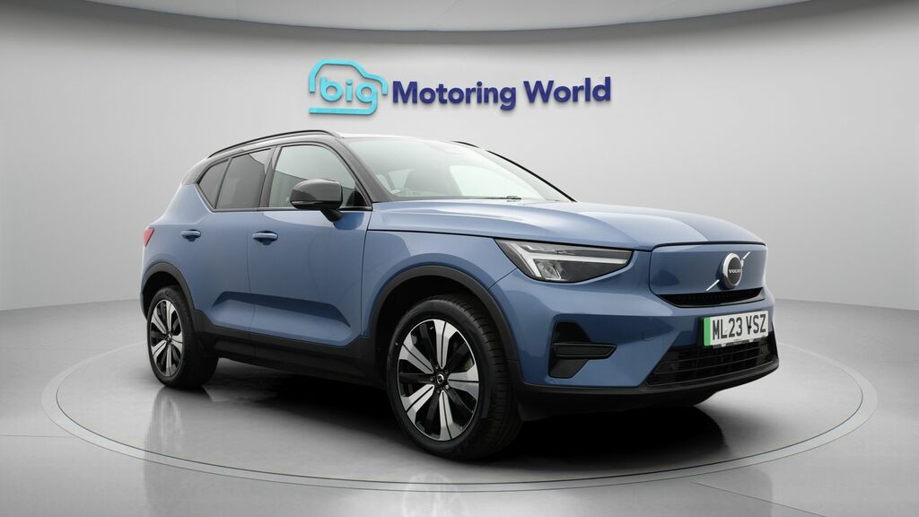 Volvo XC40 Core Blue