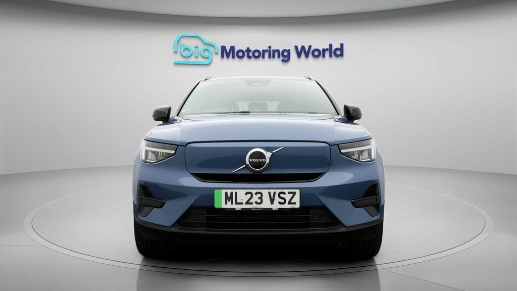 Volvo XC40 Core Blue #2