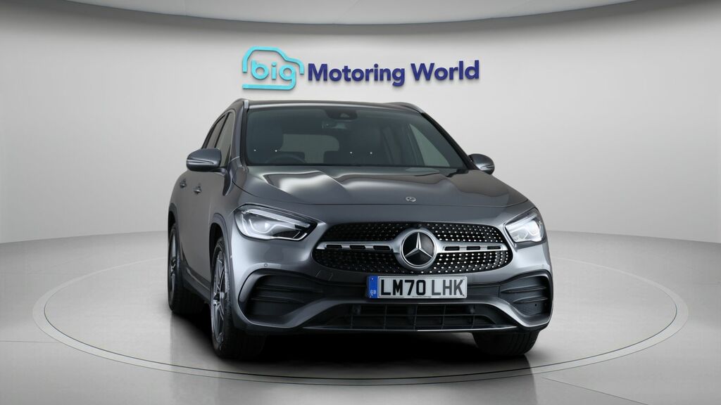 Mercedes-Benz GLA Class Amg Line Grey #2