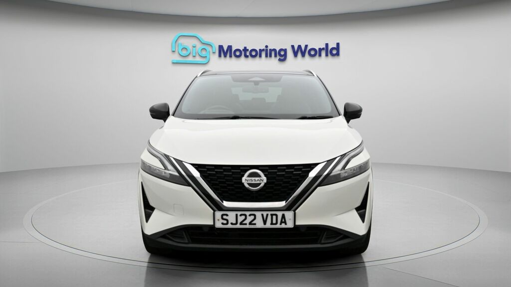 Nissan Qashqai Tekna White #2