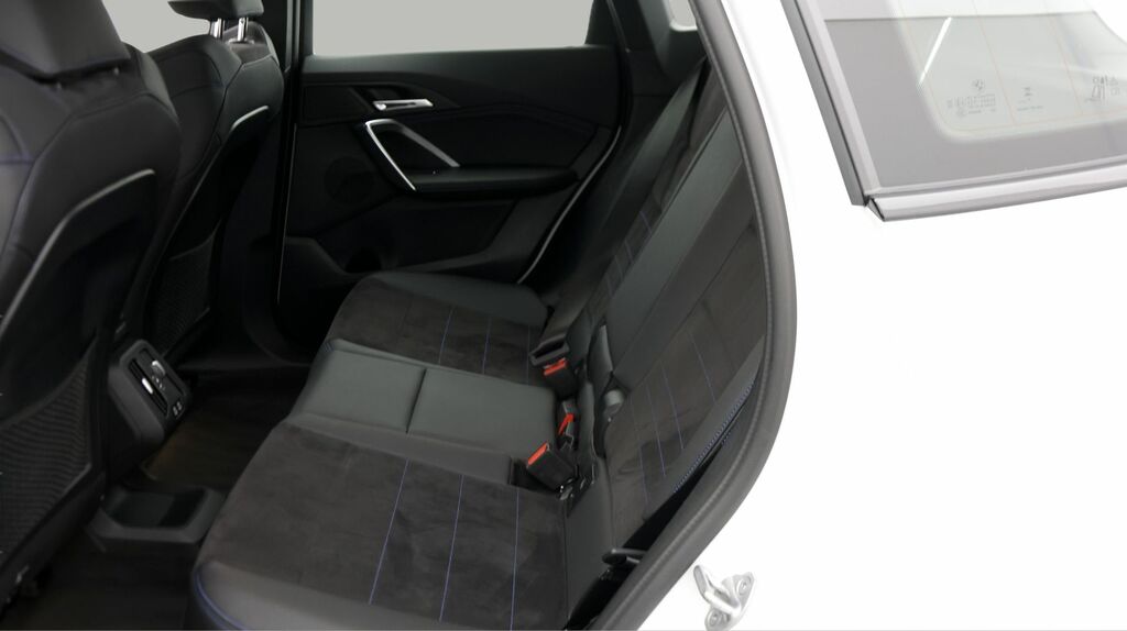 BMW iX1 M Sport Green #16