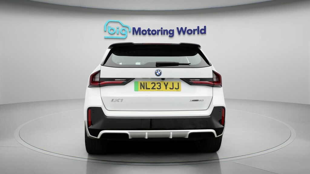 BMW iX1 M Sport White #6