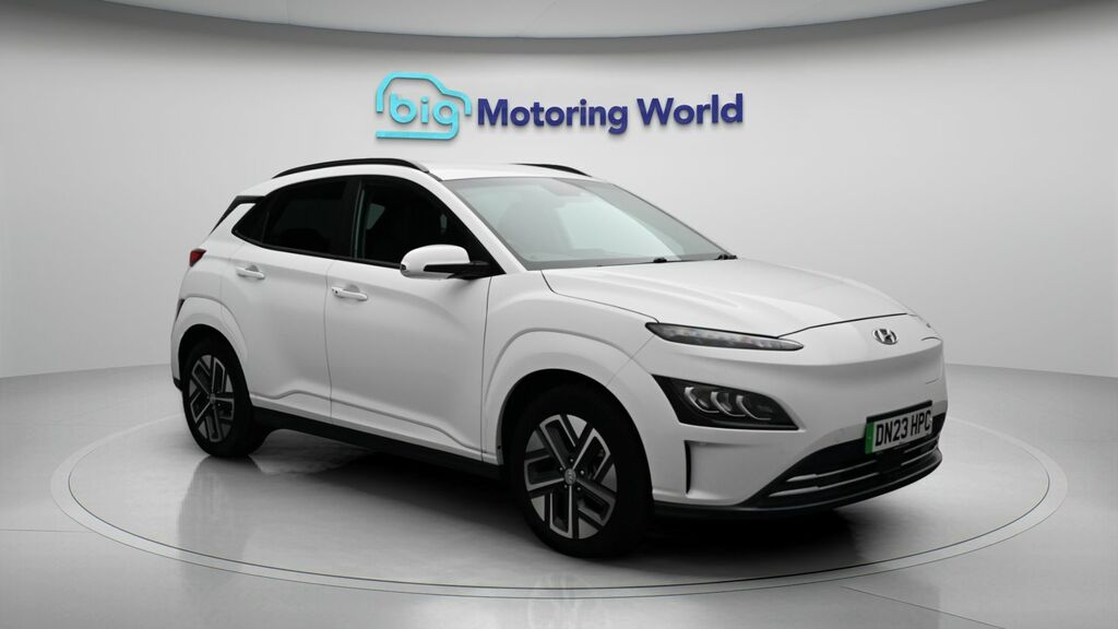 Hyundai Kona Premium White