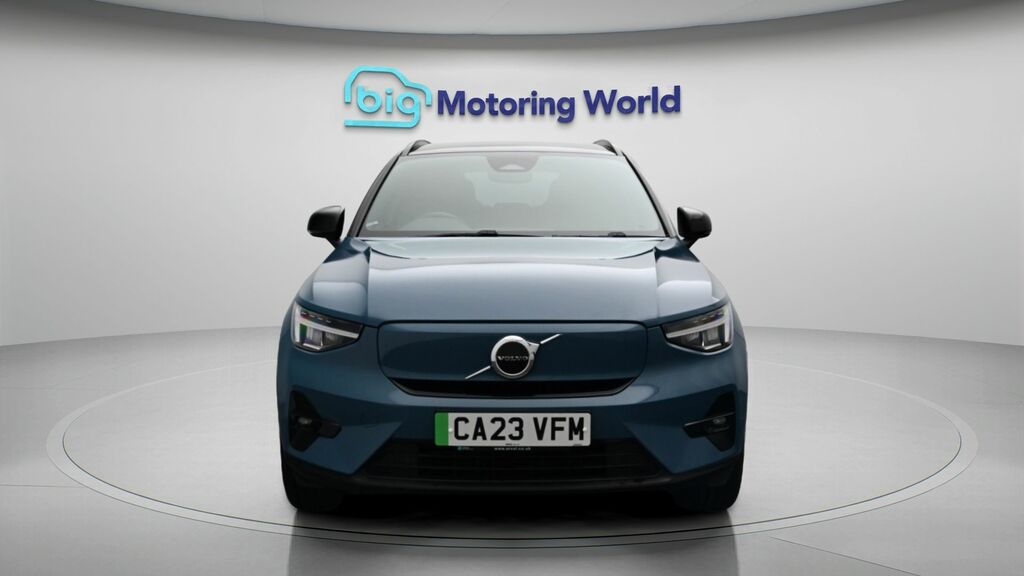 Volvo XC40 Plus Blue #2