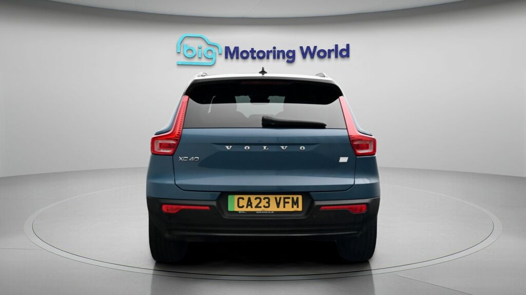 Volvo XC40 Plus Blue #6