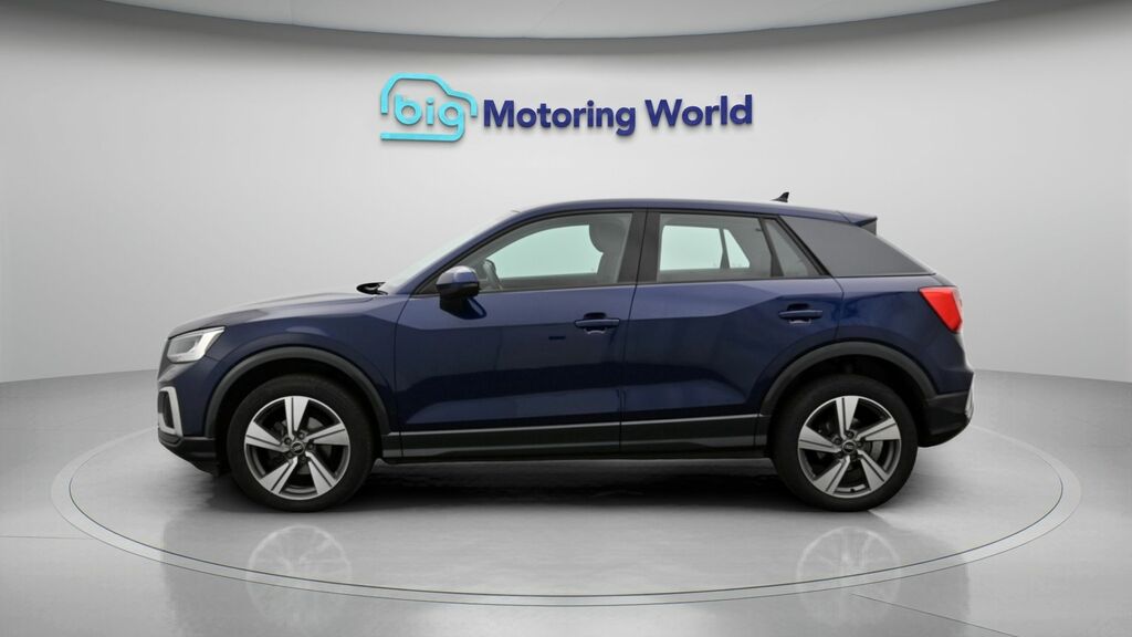 Audi Q2 Sport Blue #4
