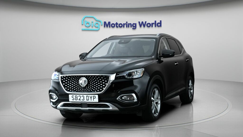 MG HS Exclusive SB23DYP Black #3