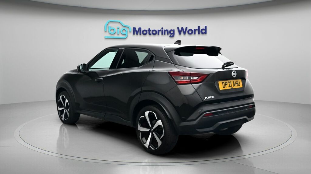 Nissan Juke Tekna Black #5