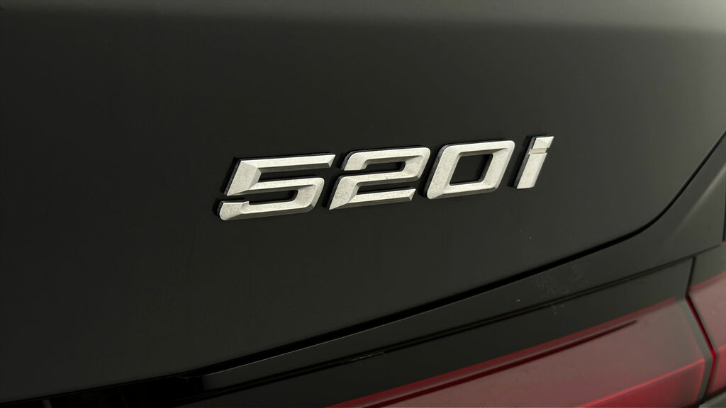 BMW 5 Series Se Blue #20
