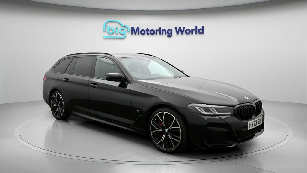 BMW 5 Series Se Blue #1