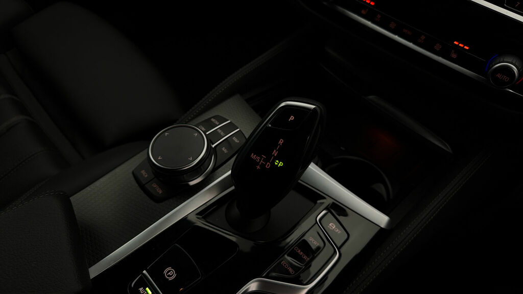 BMW 5 Series Se Blue #26