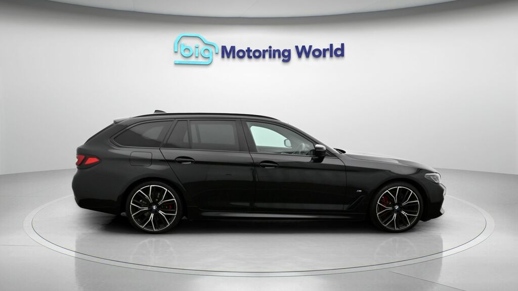 BMW 5 Series Se Blue #8