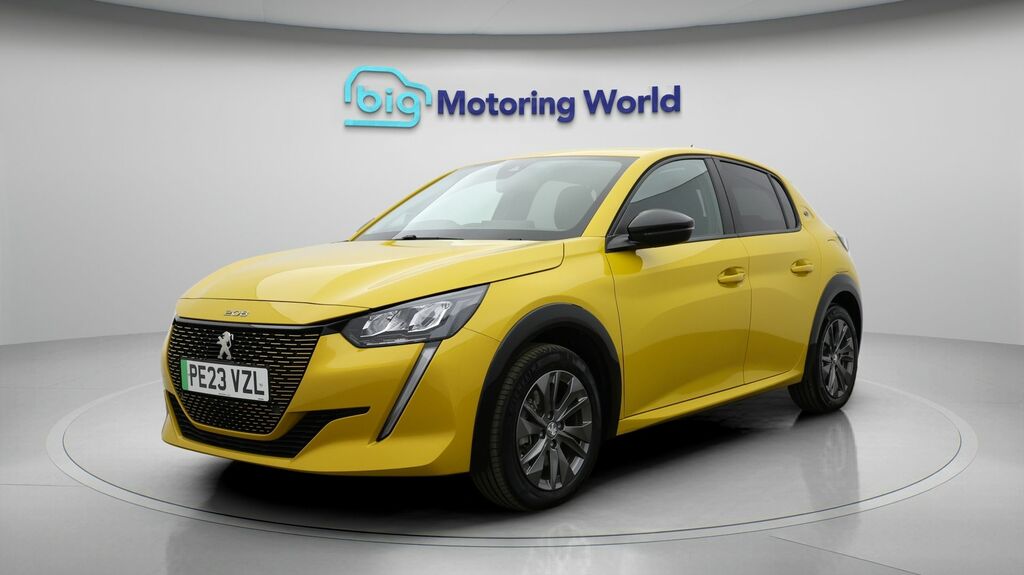 Peugeot e-208 Active Premium Yellow #3