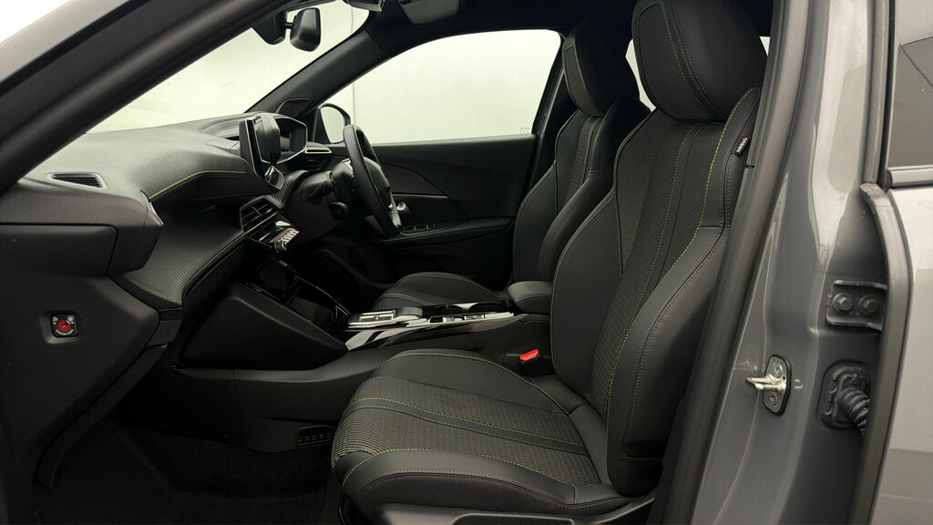 Peugeot e-2008 Gt Red #13