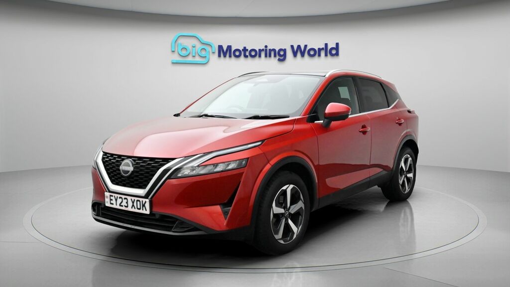 Nissan Qashqai N-connecta EY23XOK Red #3