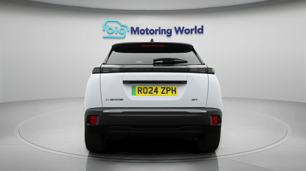 Peugeot e-2008 Gt White #5