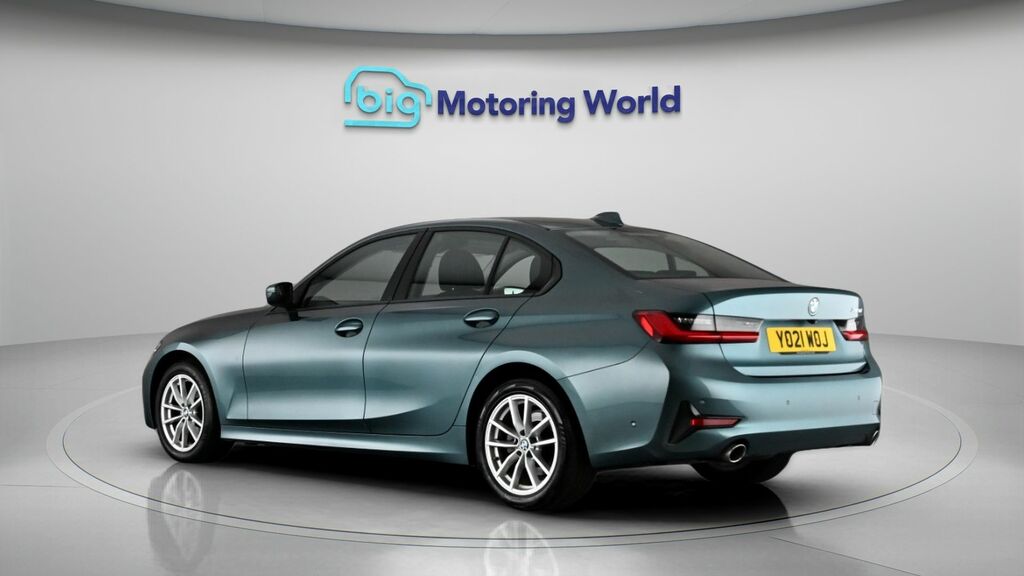 BMW 3 Series Se Pro YO21WOJ Blue #5