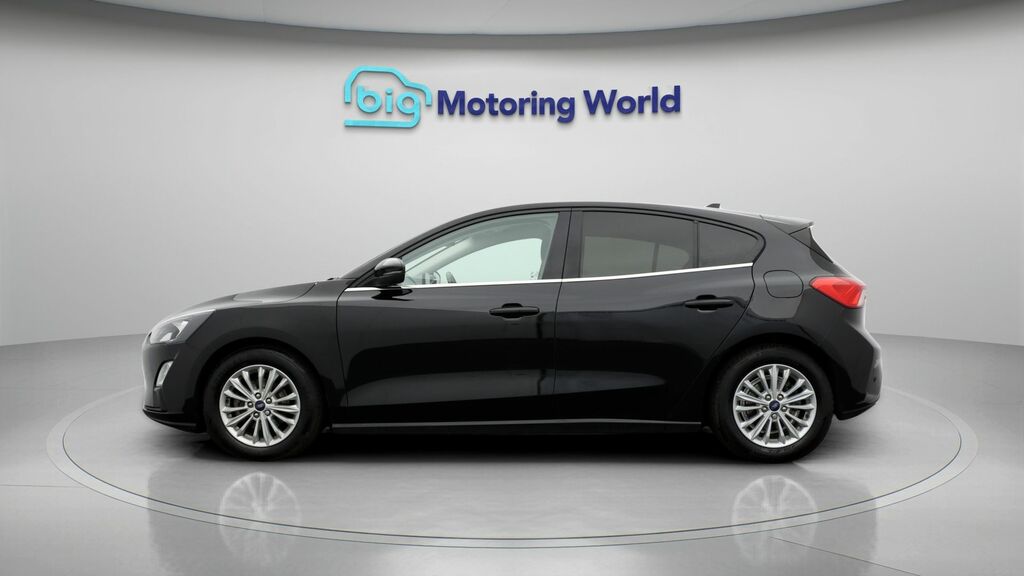 Ford Focus Titanium Black #4