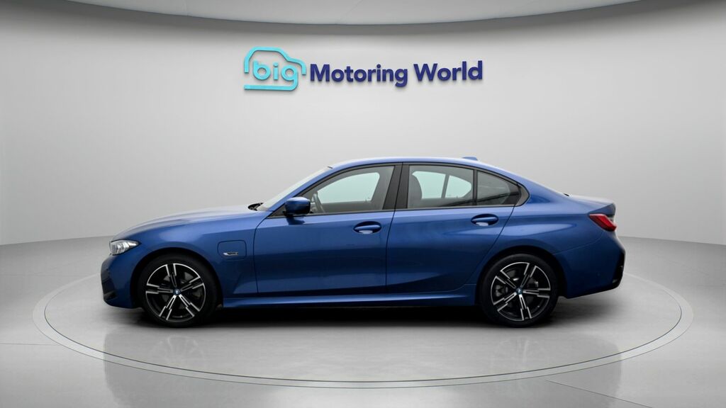 BMW 3 Series M Sport GU72YYR Blue #4