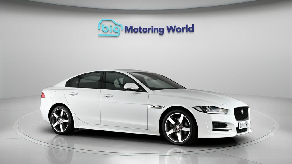 Jaguar XE R-sport White